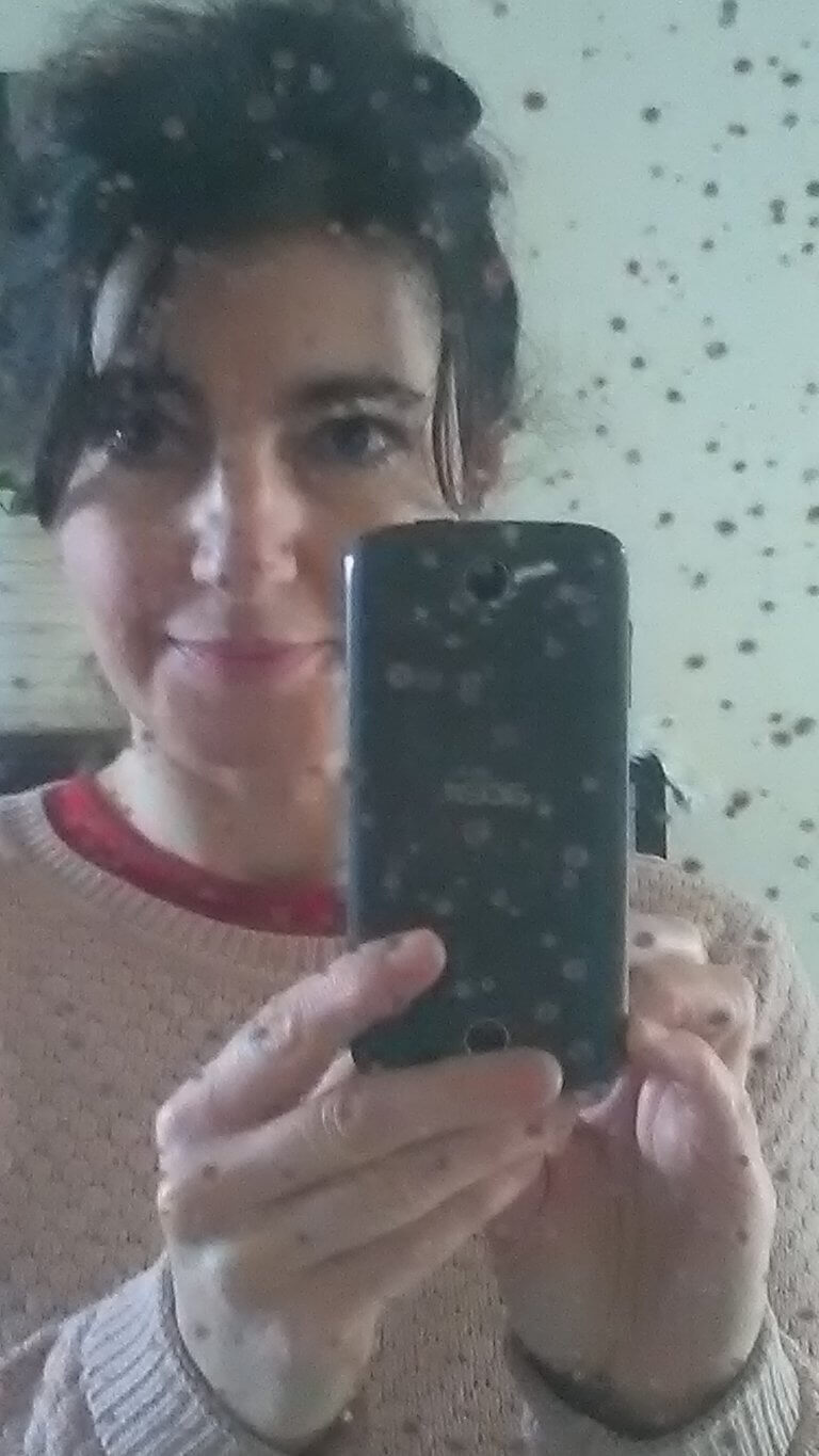 Ikke spiegel roze trui1 768x1365