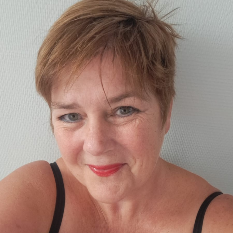 adoenia website1 768x768